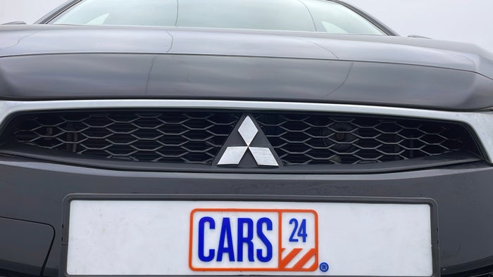 MITSUBISHI LANCER EX-Grill Chrome Fade