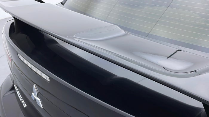 MITSUBISHI LANCER EX-Spoiler Scratch