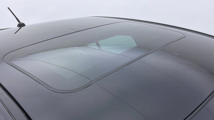 MITSUBISHI LANCER EX-Roof Scratch