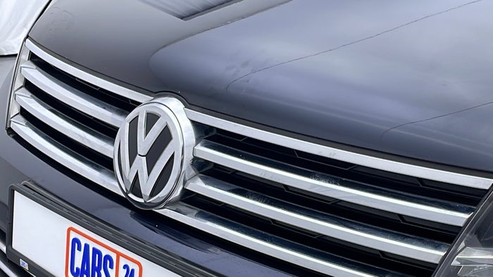 VOLKSWAGEN TOUAREG-Bumper Front Faded