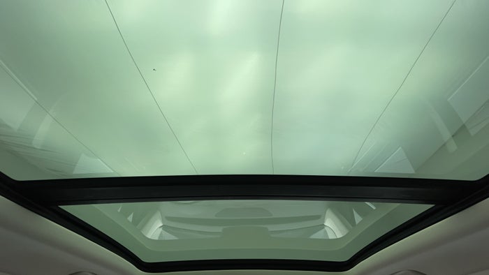 VOLKSWAGEN TOUAREG-Interior Sunroof/Moonroof