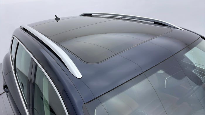 VOLKSWAGEN TOUAREG-Roof/Sunroof View