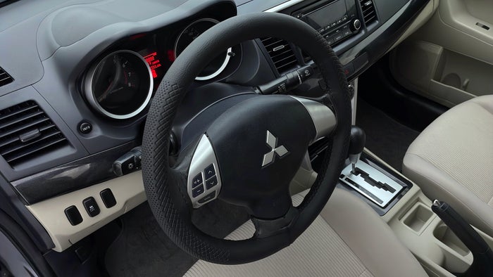 MITSUBISHI LANCER EX-Steering Wheel Trim Scratch