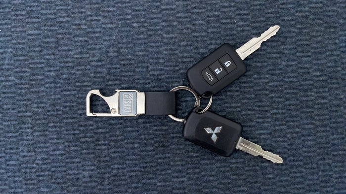 MITSUBISHI LANCER EX-Key Close-up
