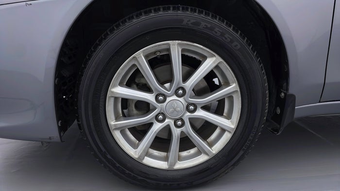 MITSUBISHI LANCER EX-Alloy Wheel LHS Front Scratch