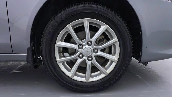 MITSUBISHI LANCER EX-Alloy Wheel RHS Front Scratch