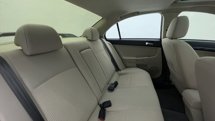 MITSUBISHI LANCER EX-Right Side Door Cabin View