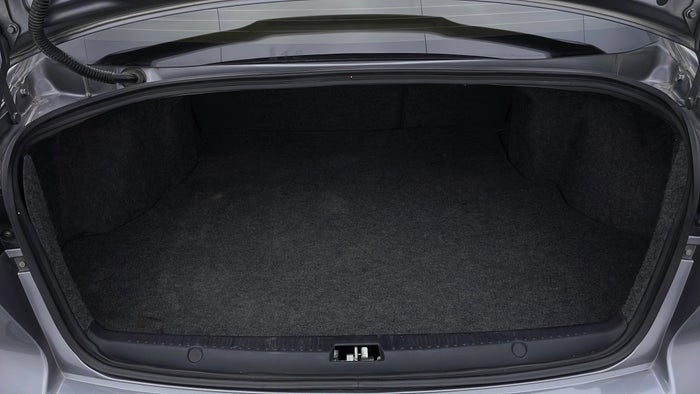 MITSUBISHI LANCER EX-Boot Inside View