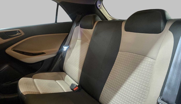 2017 Hyundai Elite i20 ASTA 1.2, Petrol, Manual, 24,879 km, Right Side Rear Door Cabin