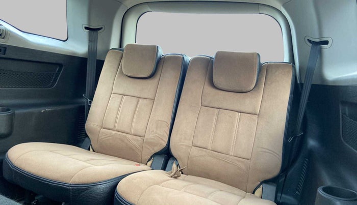 2019 Mahindra XUV500 W7 FWD, Diesel, Manual, 53,290 km, Third Seat Row ( optional )