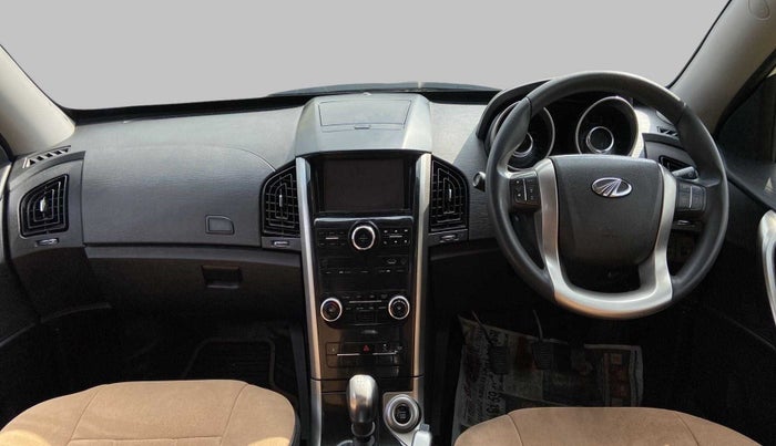 2019 Mahindra XUV500 W7 FWD, Diesel, Manual, 53,290 km, Dashboard