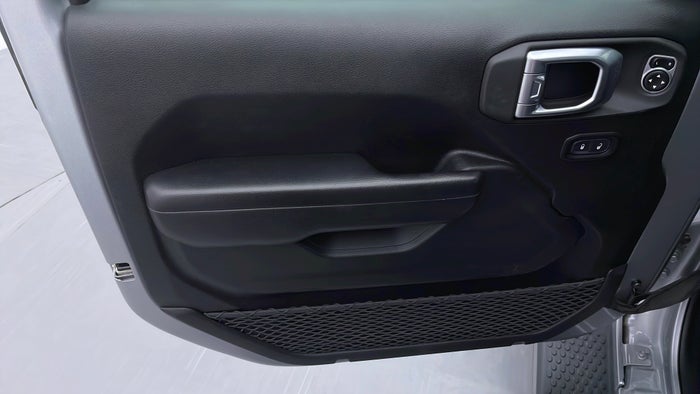 JEEP WRANGLER-Driver Side Door Panels Controls