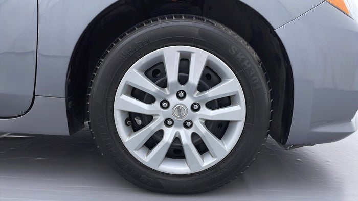 NISSAN ALTIMA-Right Front Tyre