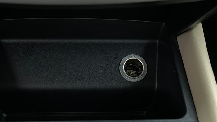 NISSAN ALTIMA-Dashboard Trim Cigarette Lighter Not Available