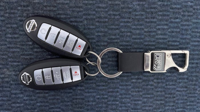 NISSAN ALTIMA-Key Close-up