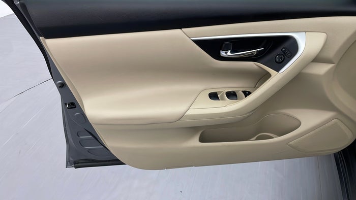 NISSAN ALTIMA-Driver Side Door Panels Controls