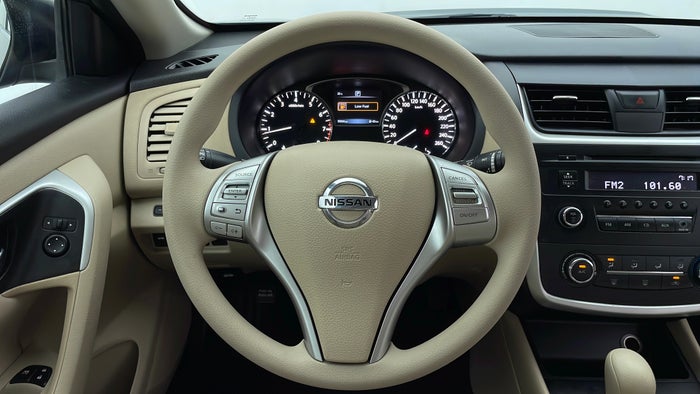 NISSAN ALTIMA-Steering Wheel Close-up