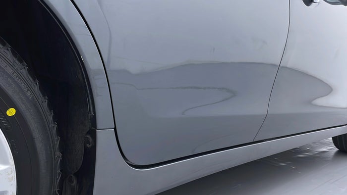 NISSAN ALTIMA-Quarter Panel RHS Dent