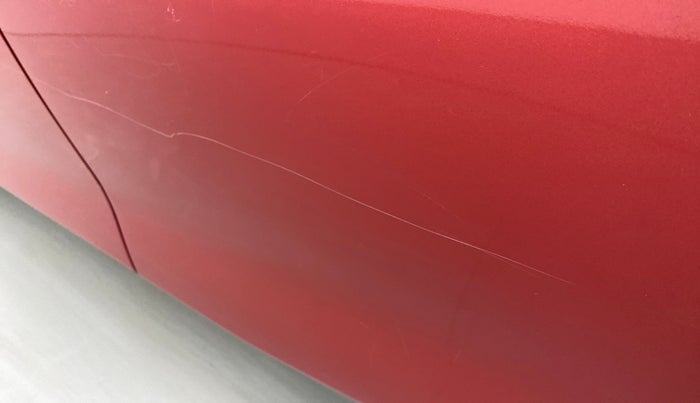 2016 Datsun Go Plus T, Petrol, Manual, 34,137 km, Front passenger door - Minor scratches