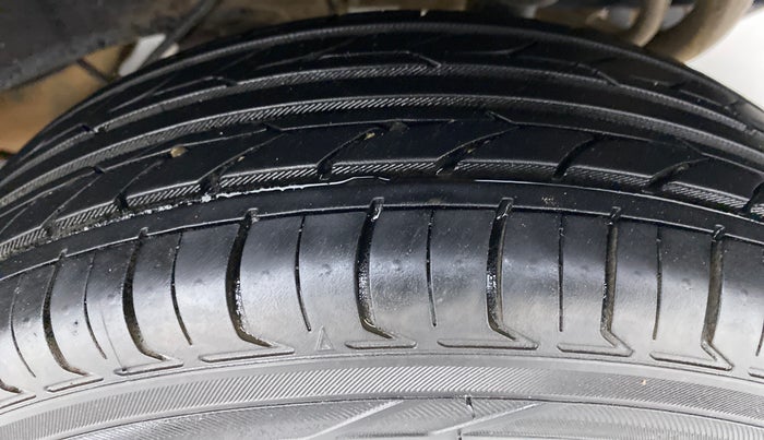 2016 Datsun Go Plus T, Petrol, Manual, 34,137 km, Left Rear Tyre Tread