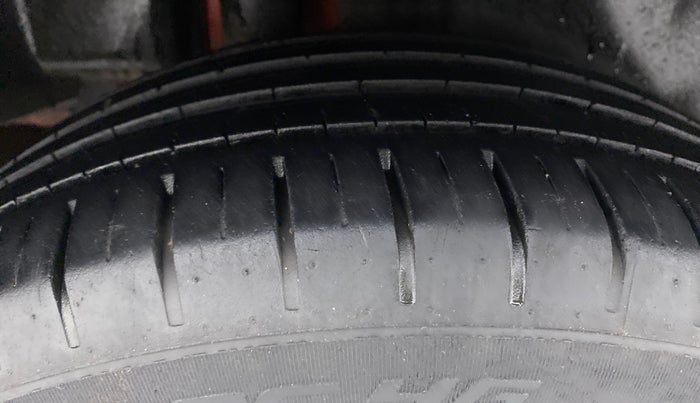 2016 Maruti Ciaz ZDI+ SHVS, Diesel, Manual, 78,822 km, Right Rear Tyre Tread