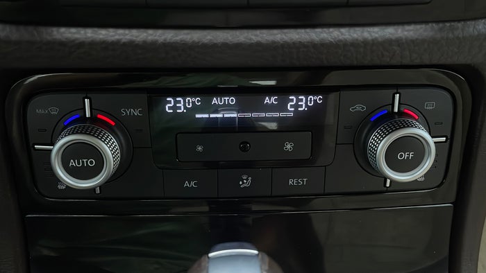 VOLKSWAGEN TOUAREG-Automatic Climate Control