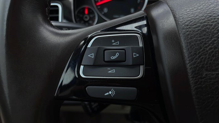 VOLKSWAGEN TOUAREG-Drivers Control
