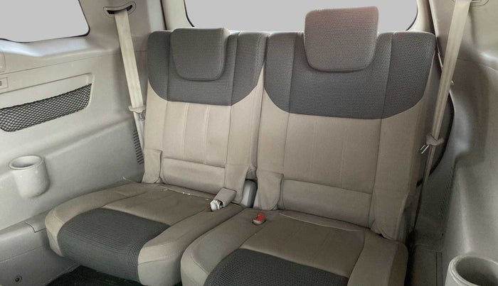 2017 Mahindra XUV500 W6 4X2, Diesel, Manual, 40,928 km, Third Seat Row ( optional )