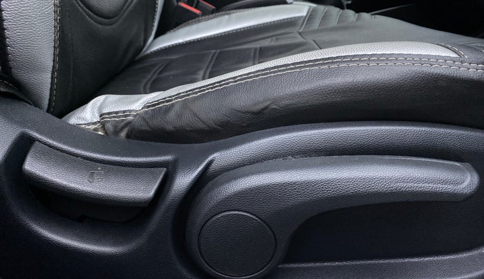 2018 Hyundai Elite i20 ASTA 1.2 (O), Petrol, Manual, 20,489 km, Driver Side Adjustment Panel