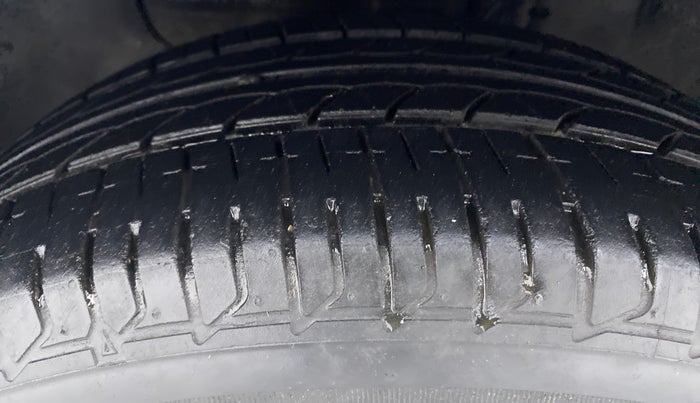 2018 Hyundai Elite i20 ASTA 1.2 (O), Petrol, Manual, 20,489 km, Left Front Tyre Tread