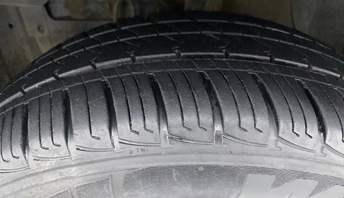 2019 Maruti Vitara Brezza VDI, Diesel, Manual, 14,697 km, Left Front Tyre Tread