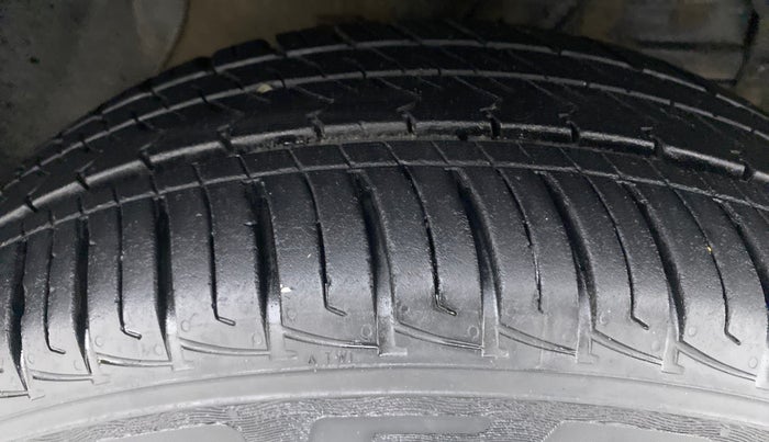 2019 Maruti Vitara Brezza VDI, Diesel, Manual, 14,697 km, Right Front Tyre Tread