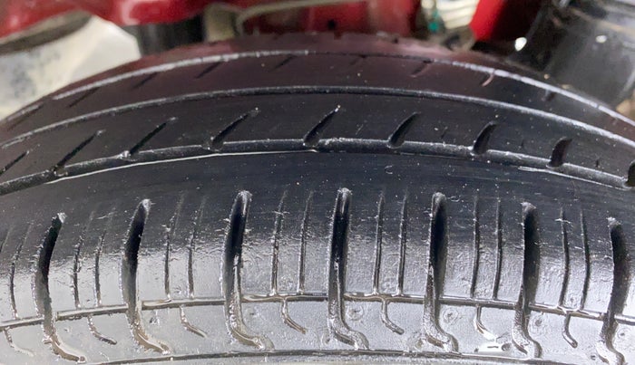 2015 Hyundai Eon ERA PLUS, Petrol, Manual, 42,014 km, Left Rear Tyre Tread