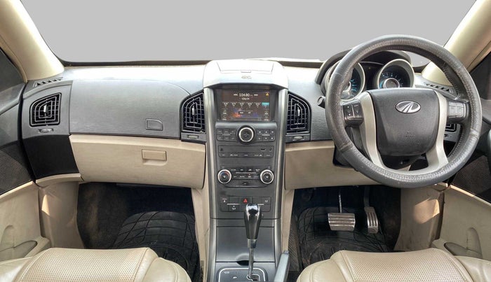 2016 Mahindra XUV500 W10 AT, Diesel, Automatic, 77,839 km, Dashboard