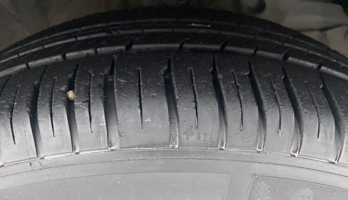 2016 Honda City V MT DIESEL, Diesel, Manual, 87,353 km, Right Front Tyre Tread