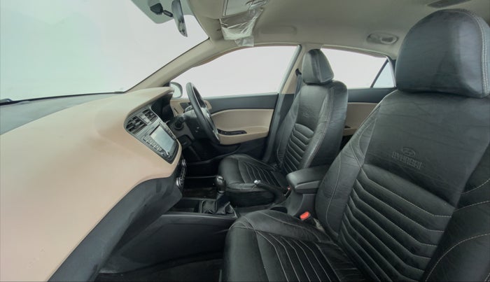 2017 Hyundai Elite i20 ASTA 1.2, CNG, Manual, 53,330 km, Right Side Front Door Cabin