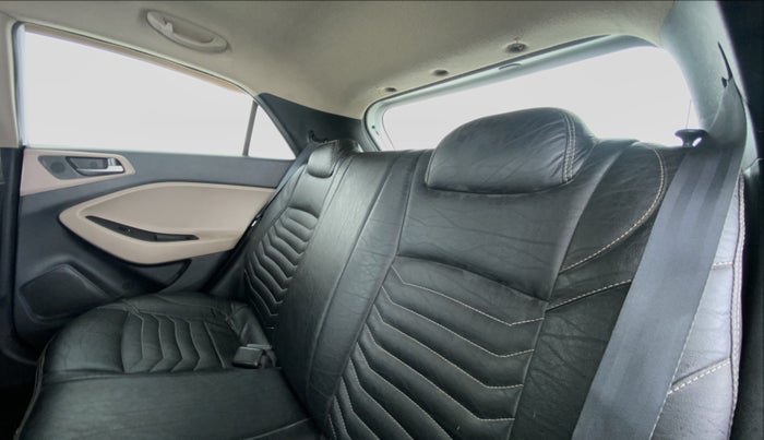 2017 Hyundai Elite i20 ASTA 1.2, CNG, Manual, 53,330 km, Right Side Rear Door Cabin