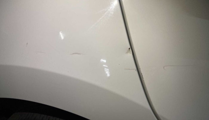 2015 Toyota Corolla Altis D 4D J, Diesel, Manual, 33,103 km, Right quarter panel - Minor scratches