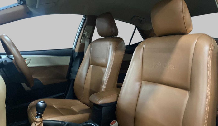 2015 Toyota Corolla Altis D 4D J, Diesel, Manual, 33,103 km, Right Side Front Door Cabin