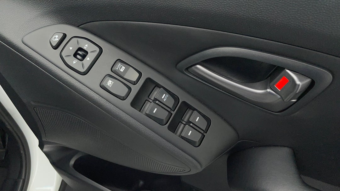 2015 Hyundai Ix35 Se (fwd), Manual, 79064 km, Drivers Side Door Panel Controls