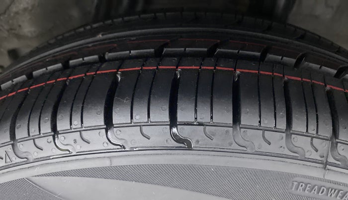 2017 Honda Jazz 1.2 V AT, Petrol, Automatic, 93,616 km, Left Rear Tyre Tread