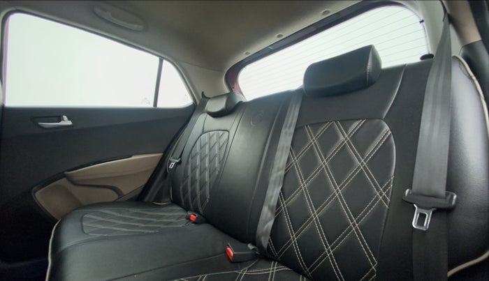 2015 Hyundai Grand i10 ASTA 1.1 (O) CRDI, Diesel, Manual, 99,175 km, Right Side Rear Door Cabin
