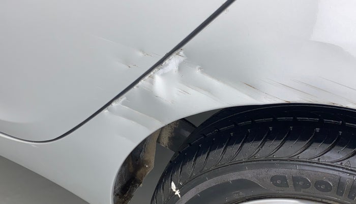 2014 Hyundai Eon MAGNA PLUS, Petrol, Manual, 27,576 km, Left quarter panel - Slightly dented