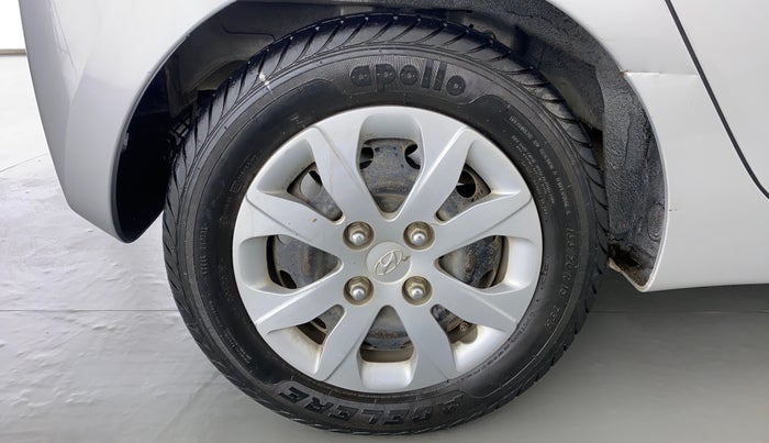 2014 Hyundai Eon MAGNA PLUS, Petrol, Manual, 27,576 km, Right Rear Wheel