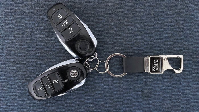 VOLKSWAGEN TOUAREG-Key Close-up