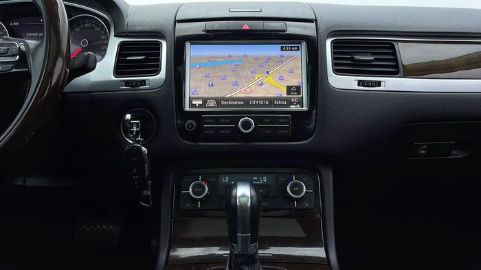 VOLKSWAGEN TOUAREG-Center Console