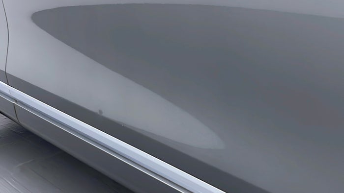 VOLKSWAGEN TOUAREG-Door Exterior RHS Front Dent