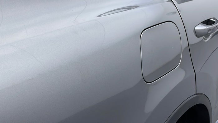 VOLKSWAGEN TOUAREG-Quarter Panel RHS Scratch