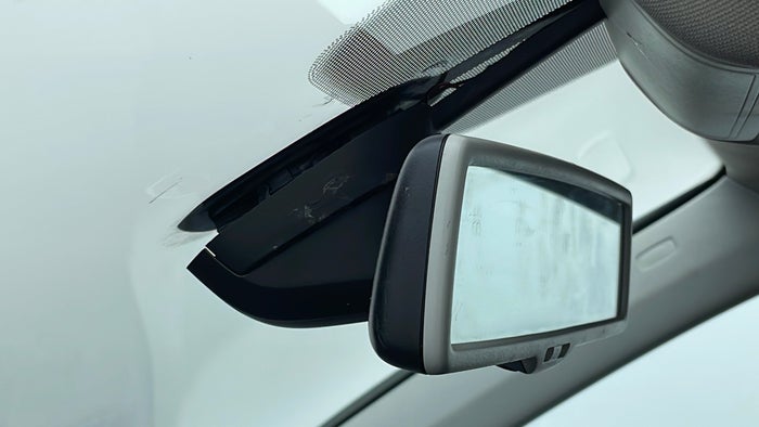 VOLKSWAGEN TOUAREG-Ceiling Rear view mirror broken/not working
