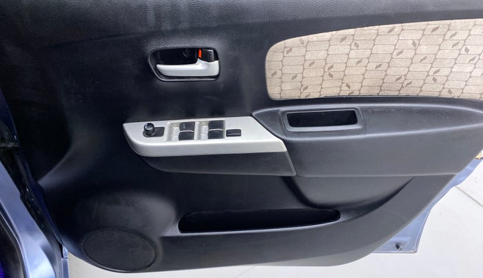 2015 Maruti Wagon R 1.0 VXI, Petrol, Manual, 75,135 km, Driver Side Door Panels Control